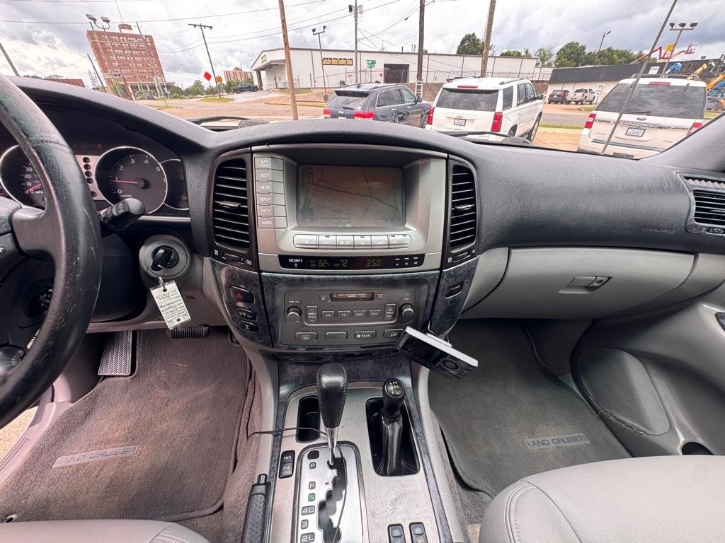 Toyota Land Cruiser 4WD 2004