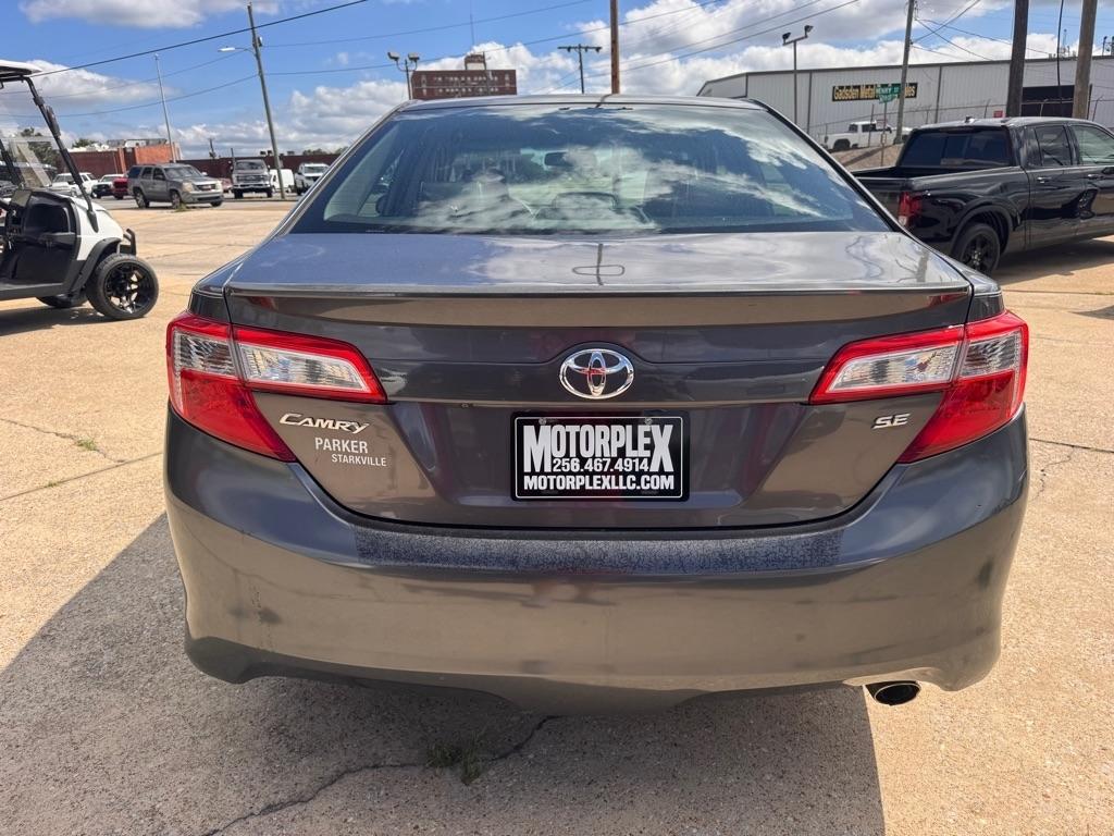 Toyota Camry SE 2014