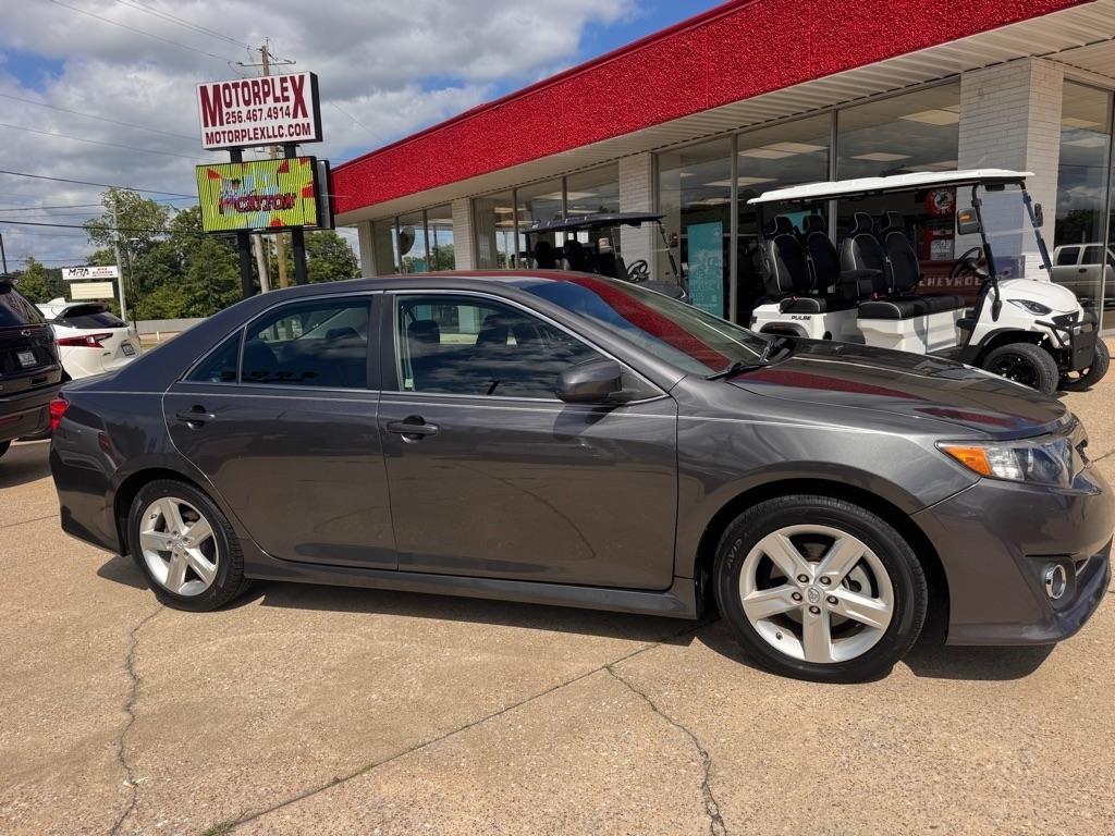 Toyota Camry SE 2014