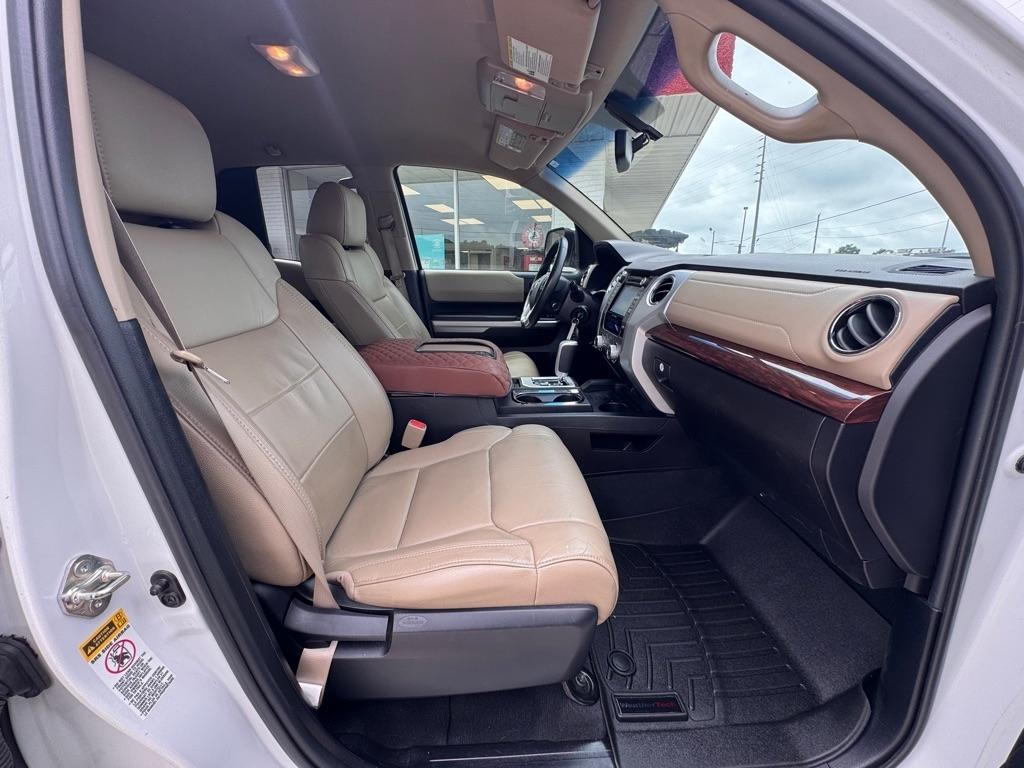 Toyota Tundra Limited 5.7L Double Cab 2WD 2015