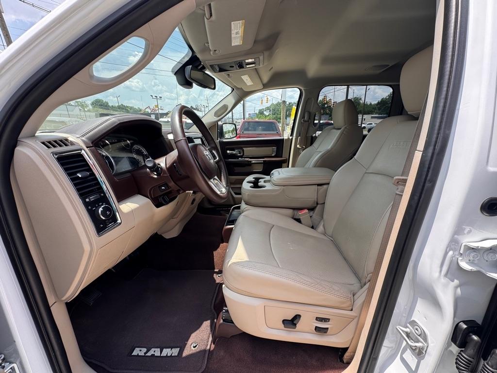 RAM 1500 Laramie Crew Cab SWB 4WD 2017
