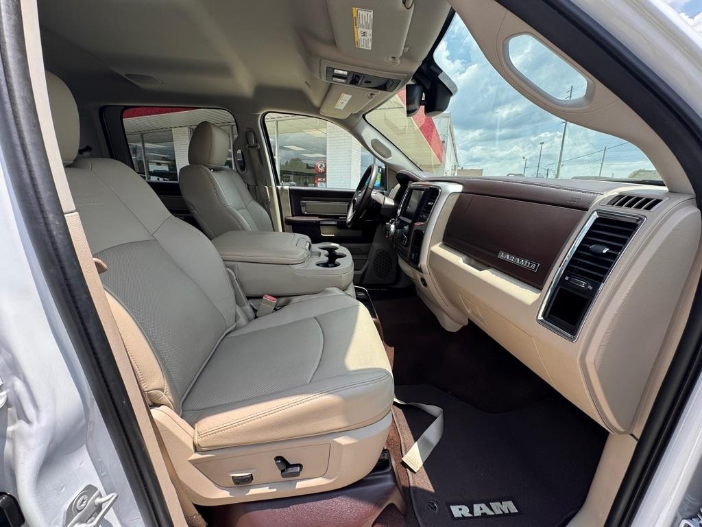 RAM 1500 Laramie Crew Cab SWB 4WD 2017