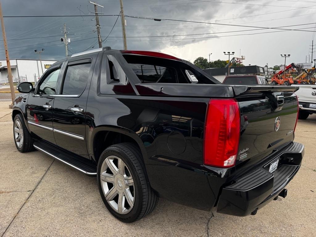 Cadillac Escalade  2011