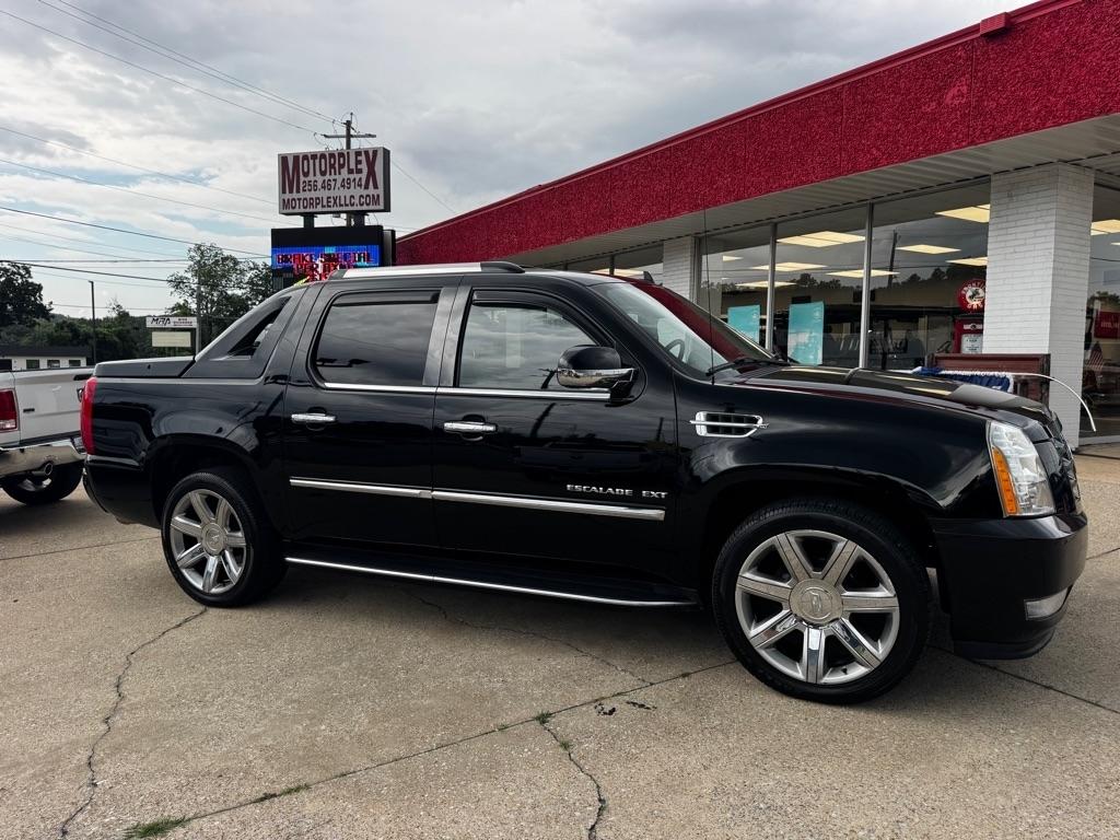 Cadillac Escalade  2011