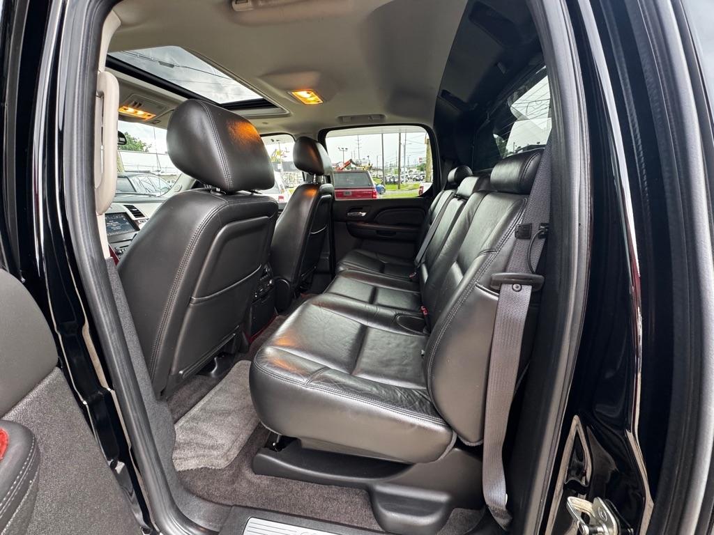 Cadillac Escalade  2011