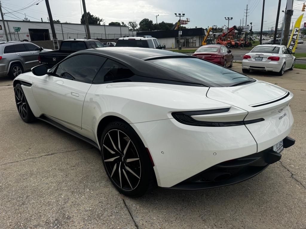 Aston Martin DB11 V12 2018