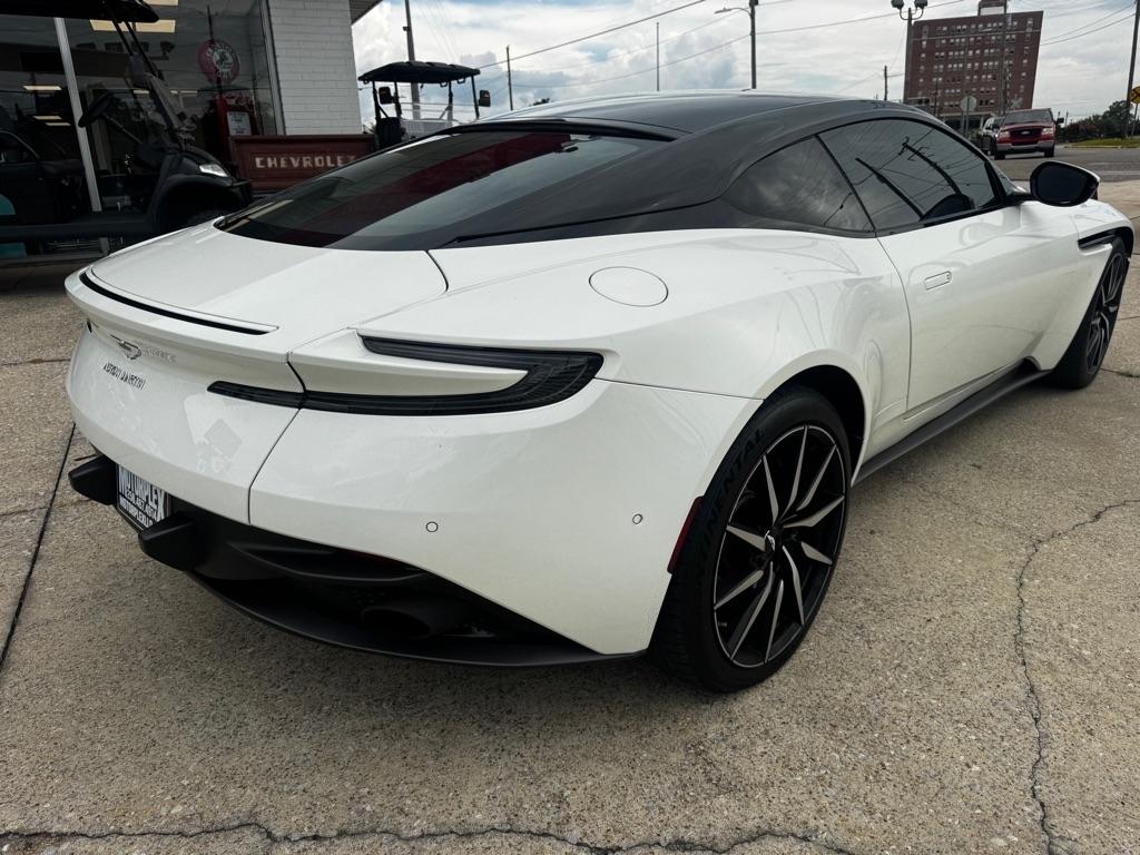 Aston Martin DB11 V12 2018