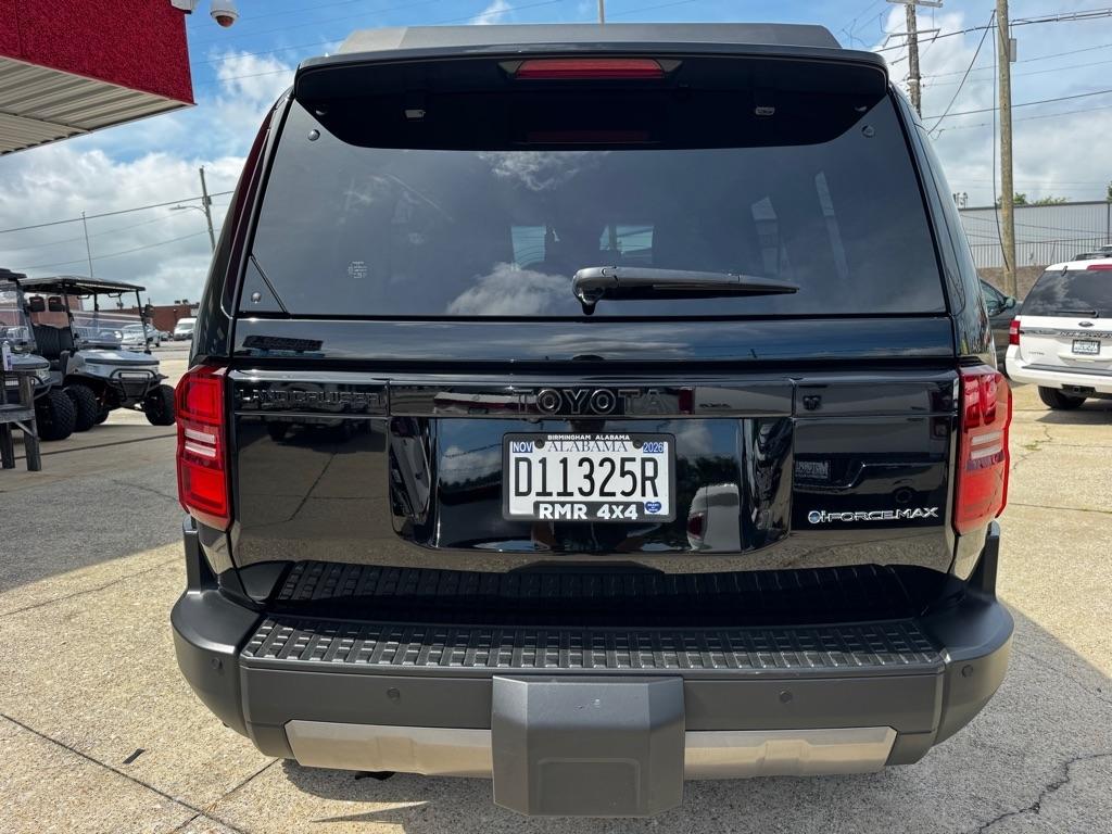 Toyota Land Cruiser Base 2024