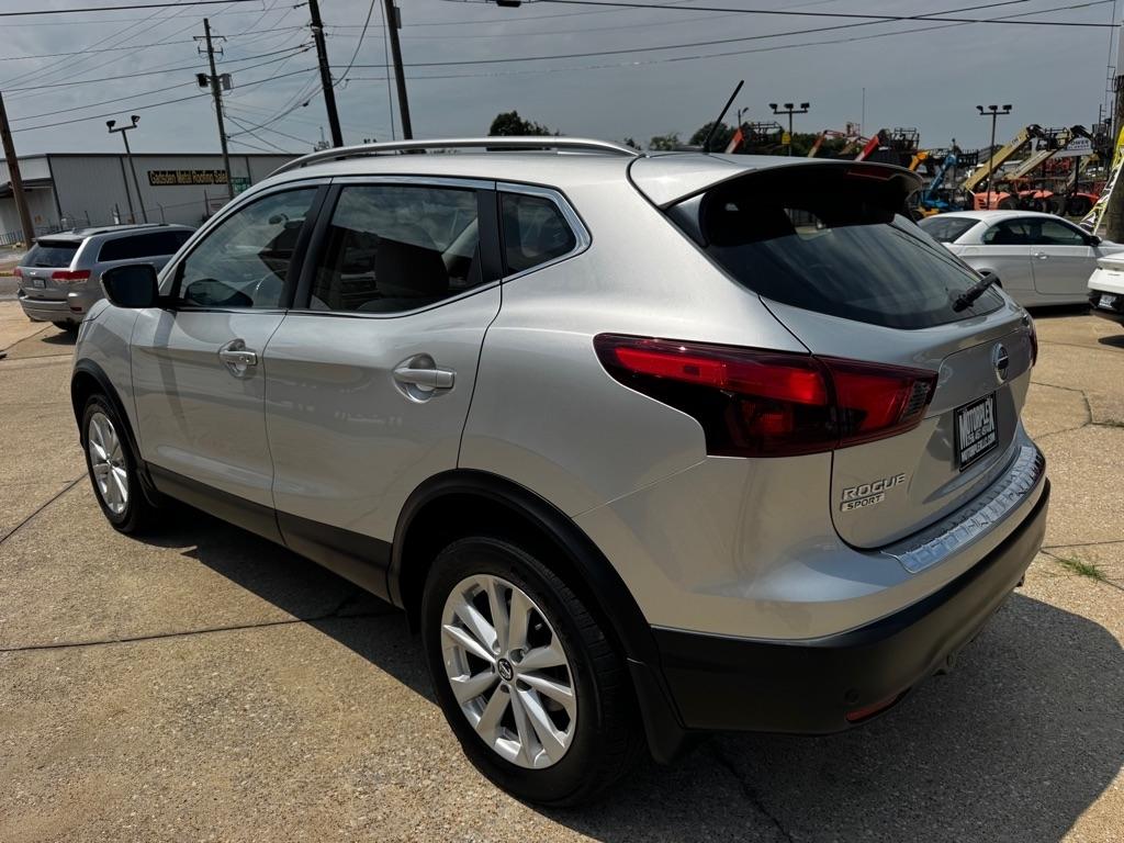 Nissan Rogue Sport S 2019