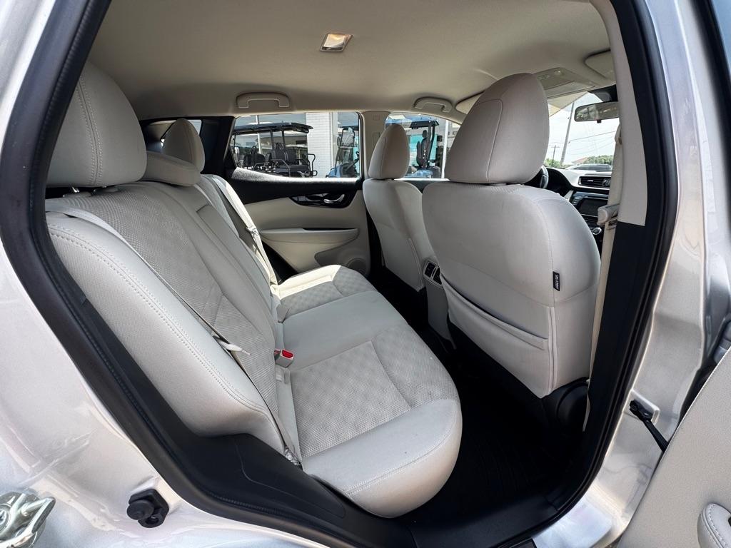 Nissan Rogue Sport S 2019