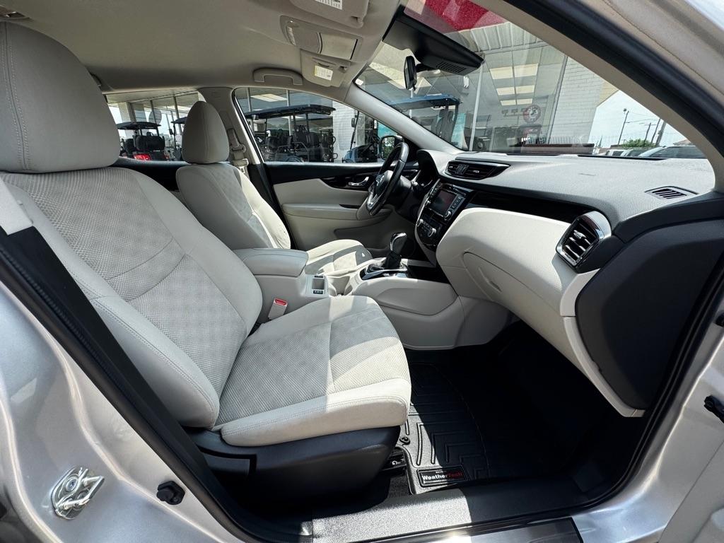 Nissan Rogue Sport S 2019