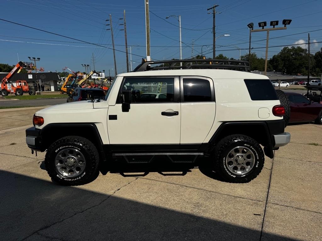 Toyota FJ Cruiser 4WD MT 2011