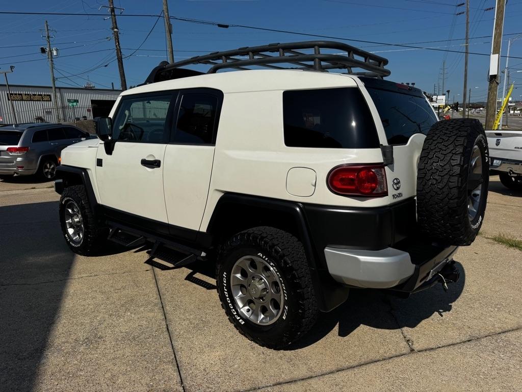 Toyota FJ Cruiser 4WD MT 2011