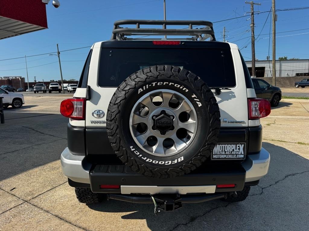 Toyota FJ Cruiser 4WD MT 2011