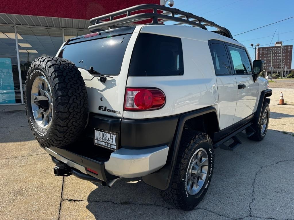 Toyota FJ Cruiser 4WD MT 2011