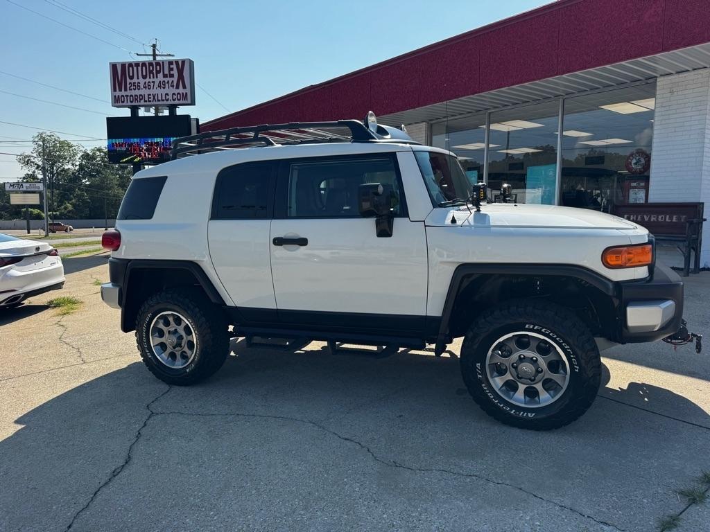 Toyota FJ Cruiser 4WD MT 2011