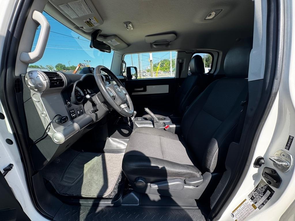 Toyota FJ Cruiser 4WD MT 2011