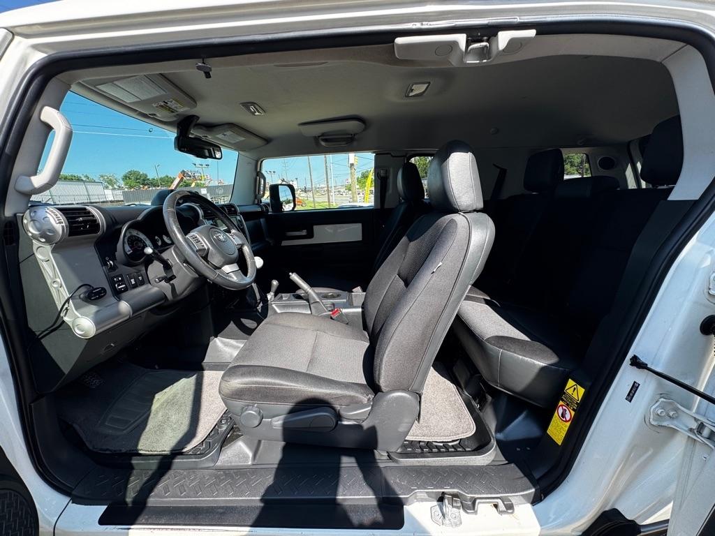 Toyota FJ Cruiser 4WD MT 2011
