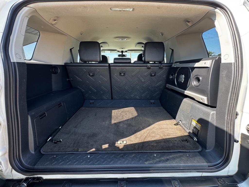 Toyota FJ Cruiser 4WD MT 2011