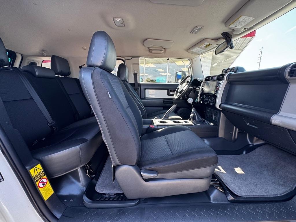 Toyota FJ Cruiser 4WD MT 2011