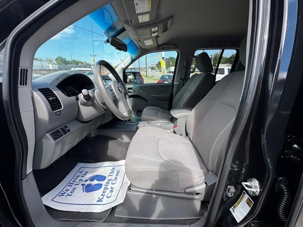 Nissan Frontier SV Crew Cab 2WD 2020