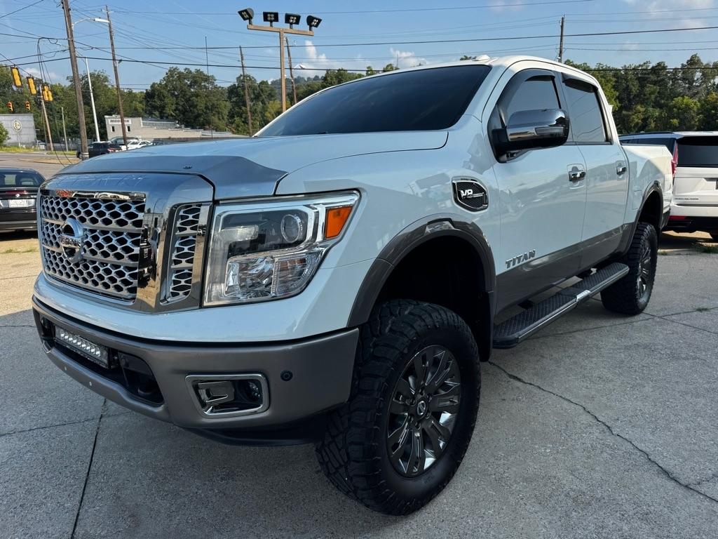 Nissan Titan SV Crew Cab 4WD 2017