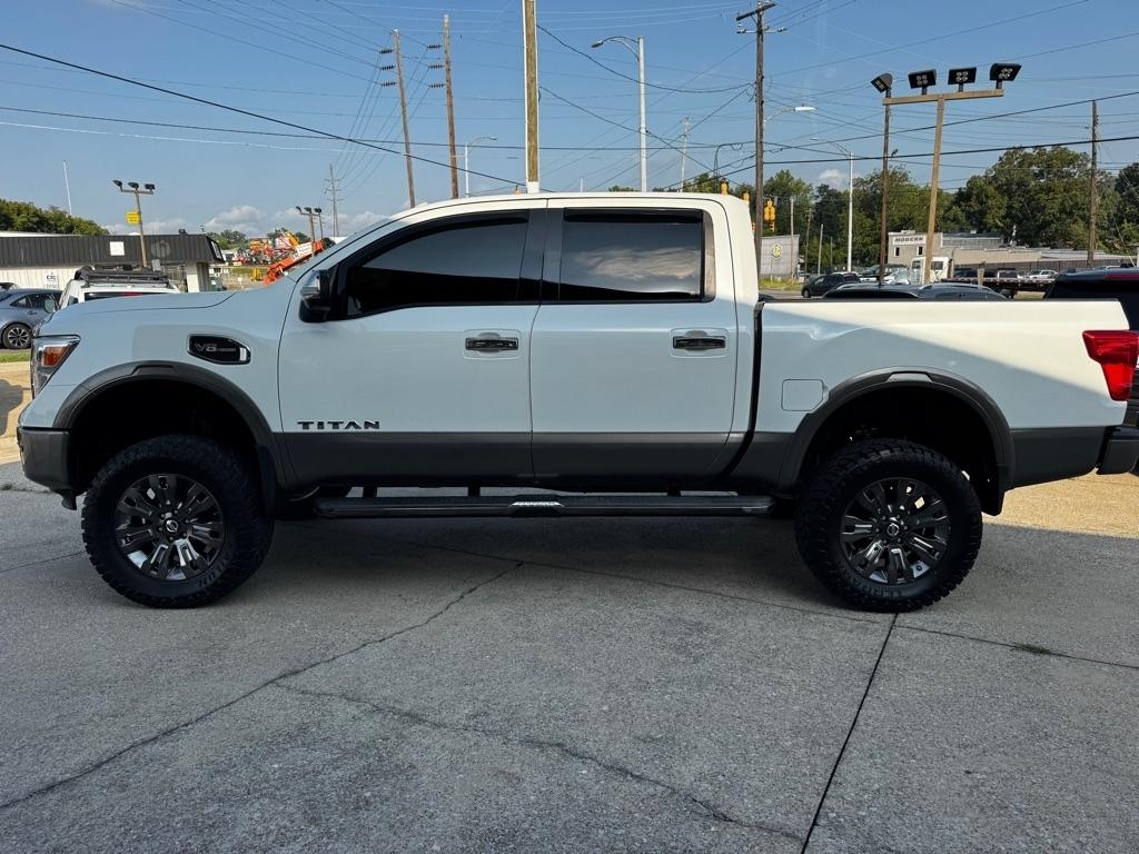 Nissan Titan SV Crew Cab 4WD 2017
