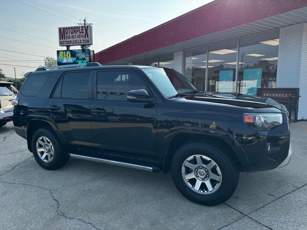 Toyota 4Runner SR5 4WD 2016