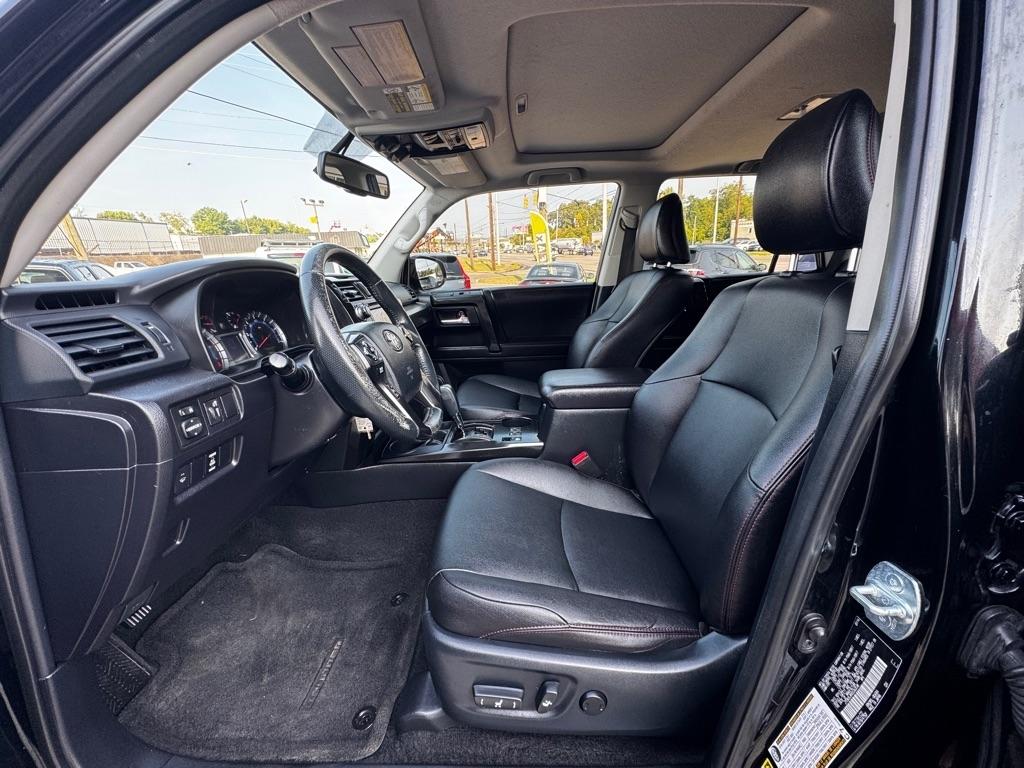 Toyota 4Runner SR5 4WD 2016