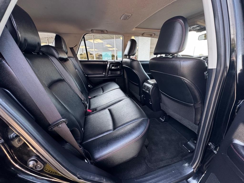 Toyota 4Runner SR5 4WD 2016