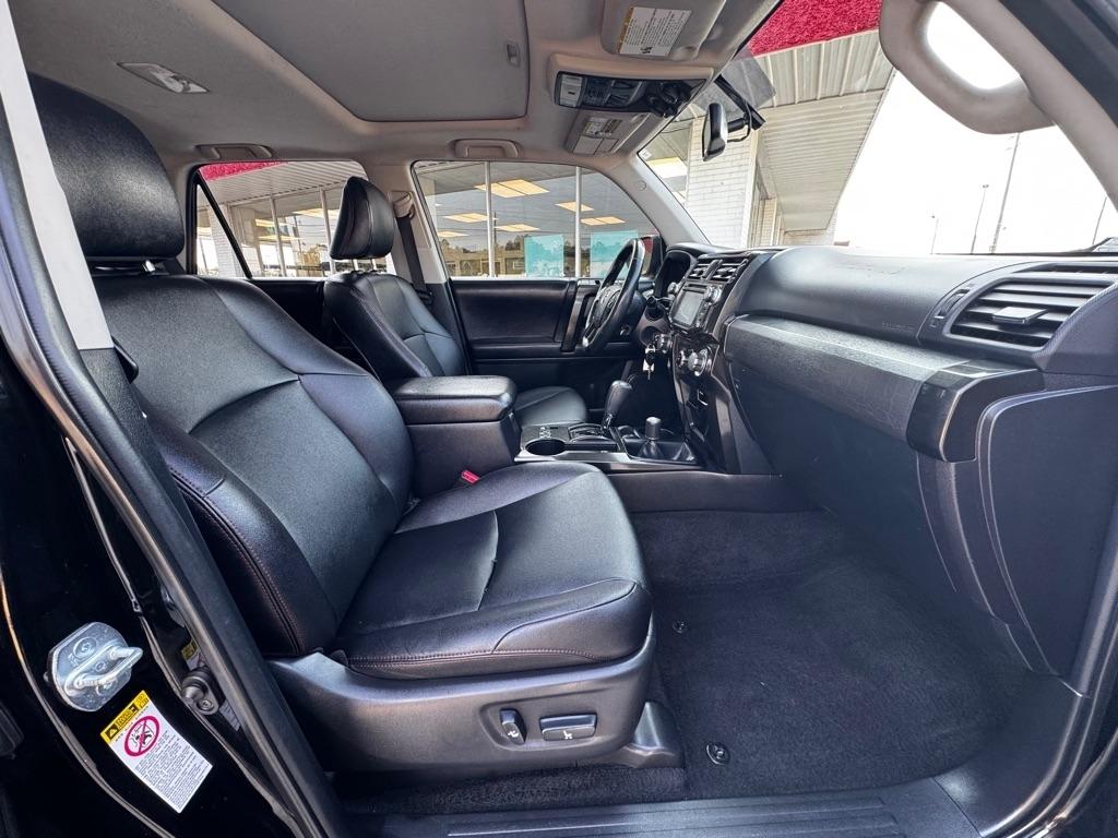 Toyota 4Runner SR5 4WD 2016