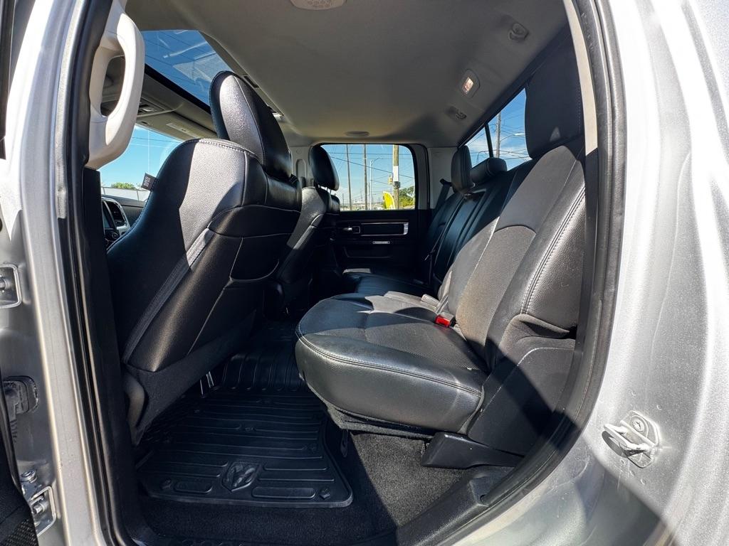 RAM 2500 Laramie Crew Cab SWB 4WD 2016