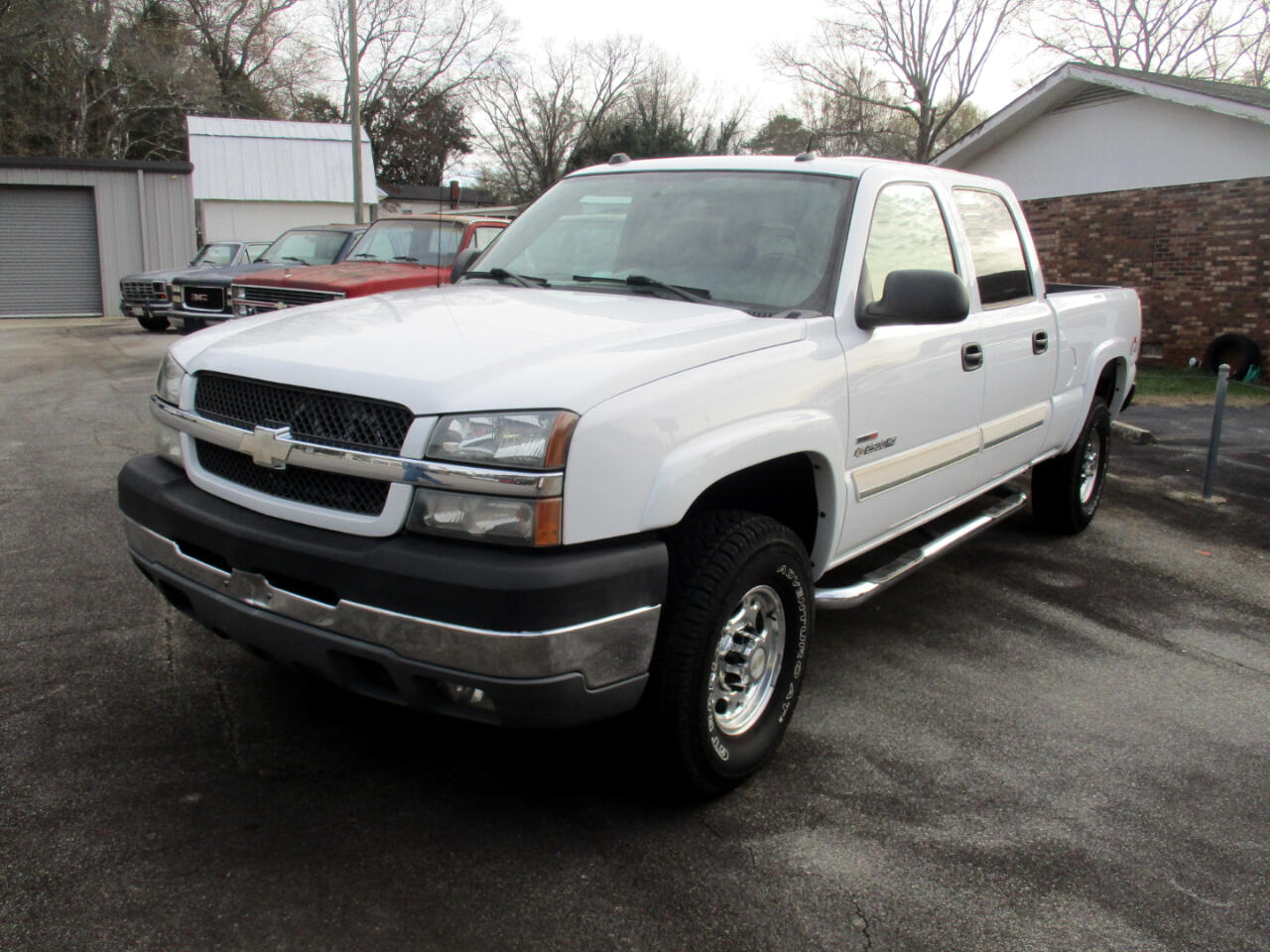 Chevrolet Silverado 2500HD LT Crew Cab Short Bed 4WD 2004