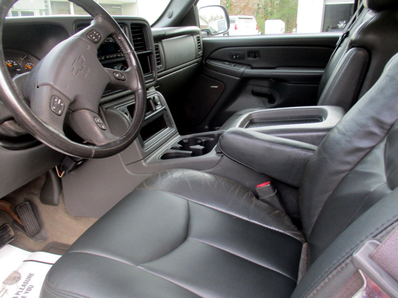 Chevrolet Silverado 2500HD LT Crew Cab Short Bed 4WD 2004