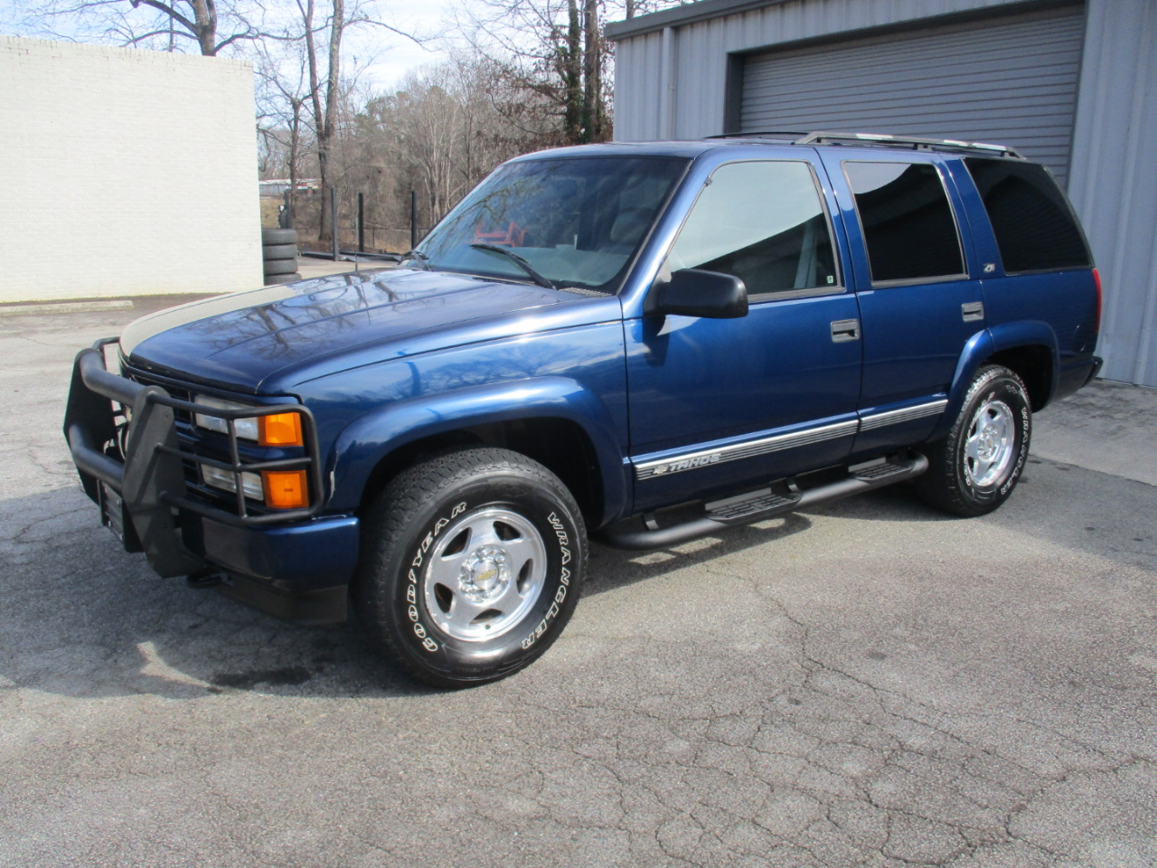 Chevrolet Tahoe 4-Door 4WD 1999