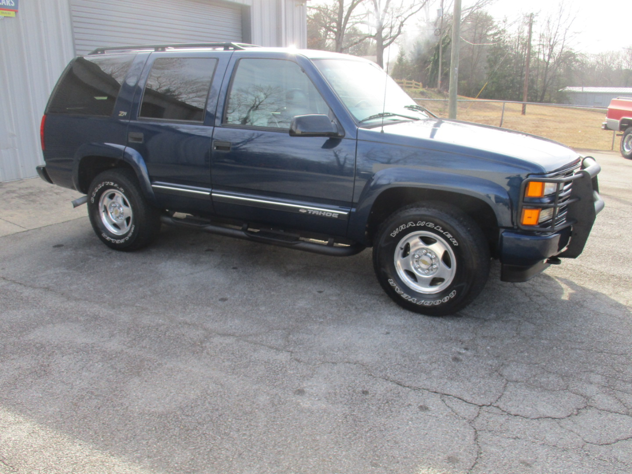 Chevrolet Tahoe 4-Door 4WD 1999