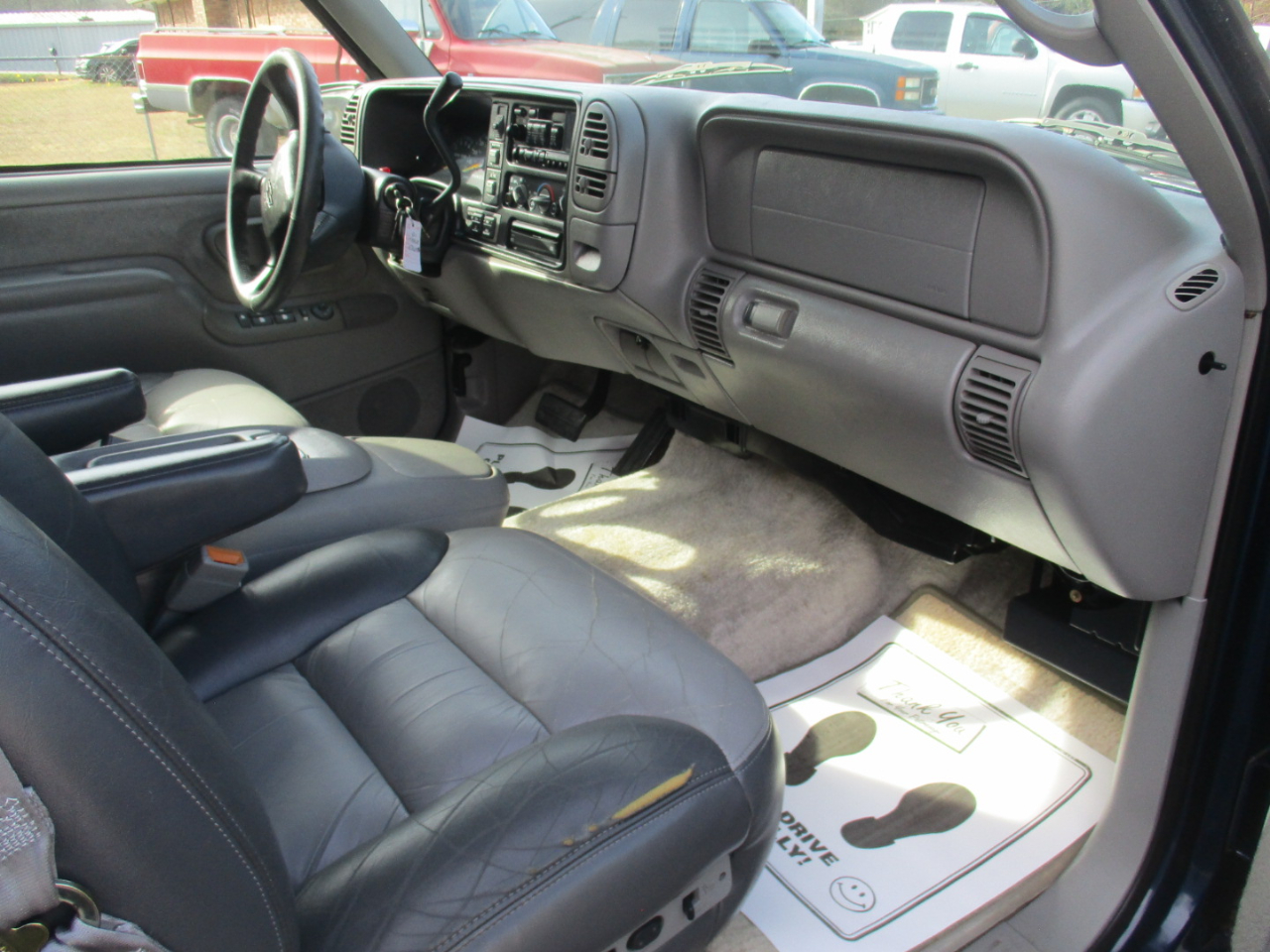 Chevrolet Tahoe 4-Door 4WD 1999