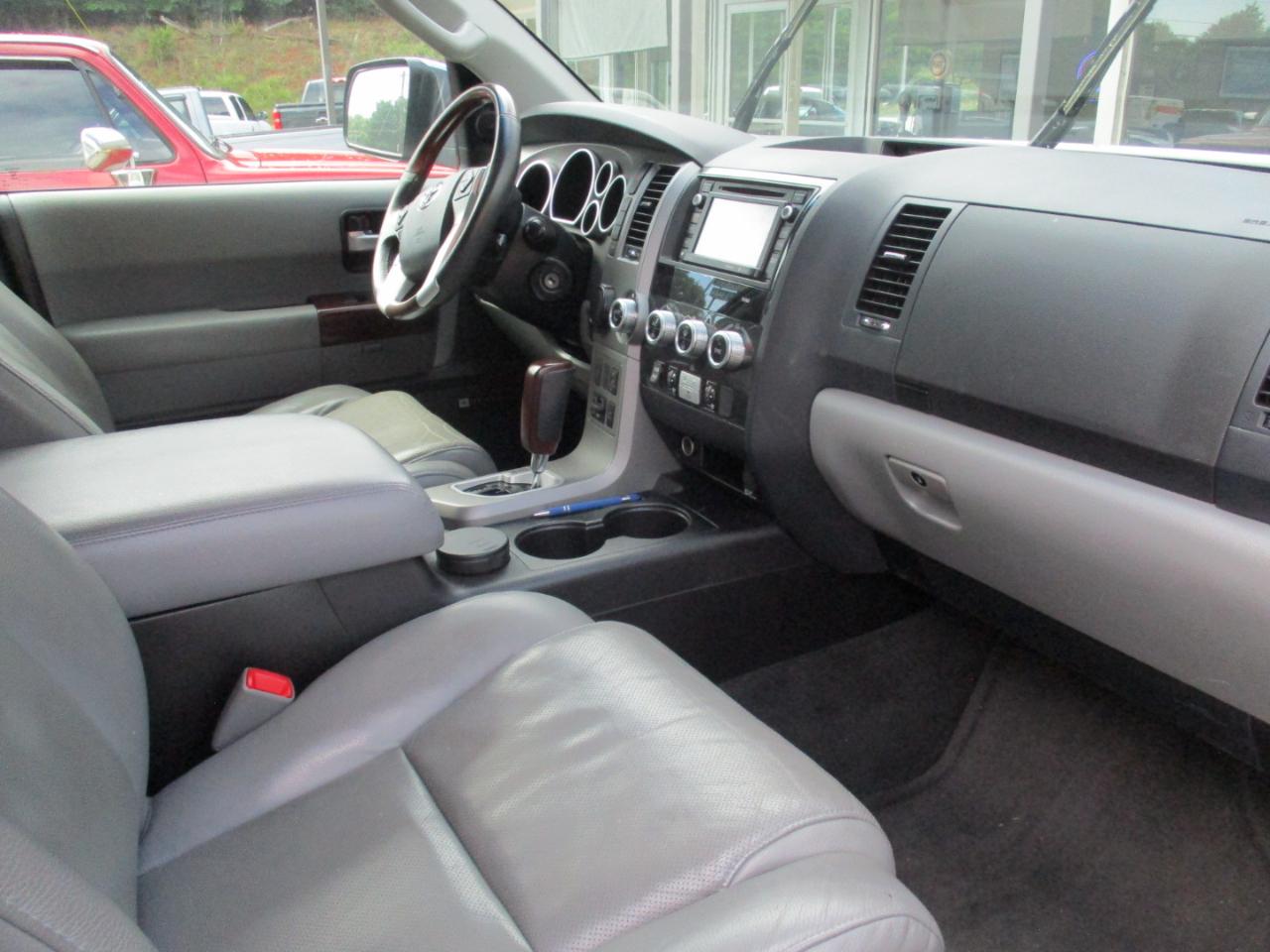 Toyota Sequoia Plantium 2WD 2017