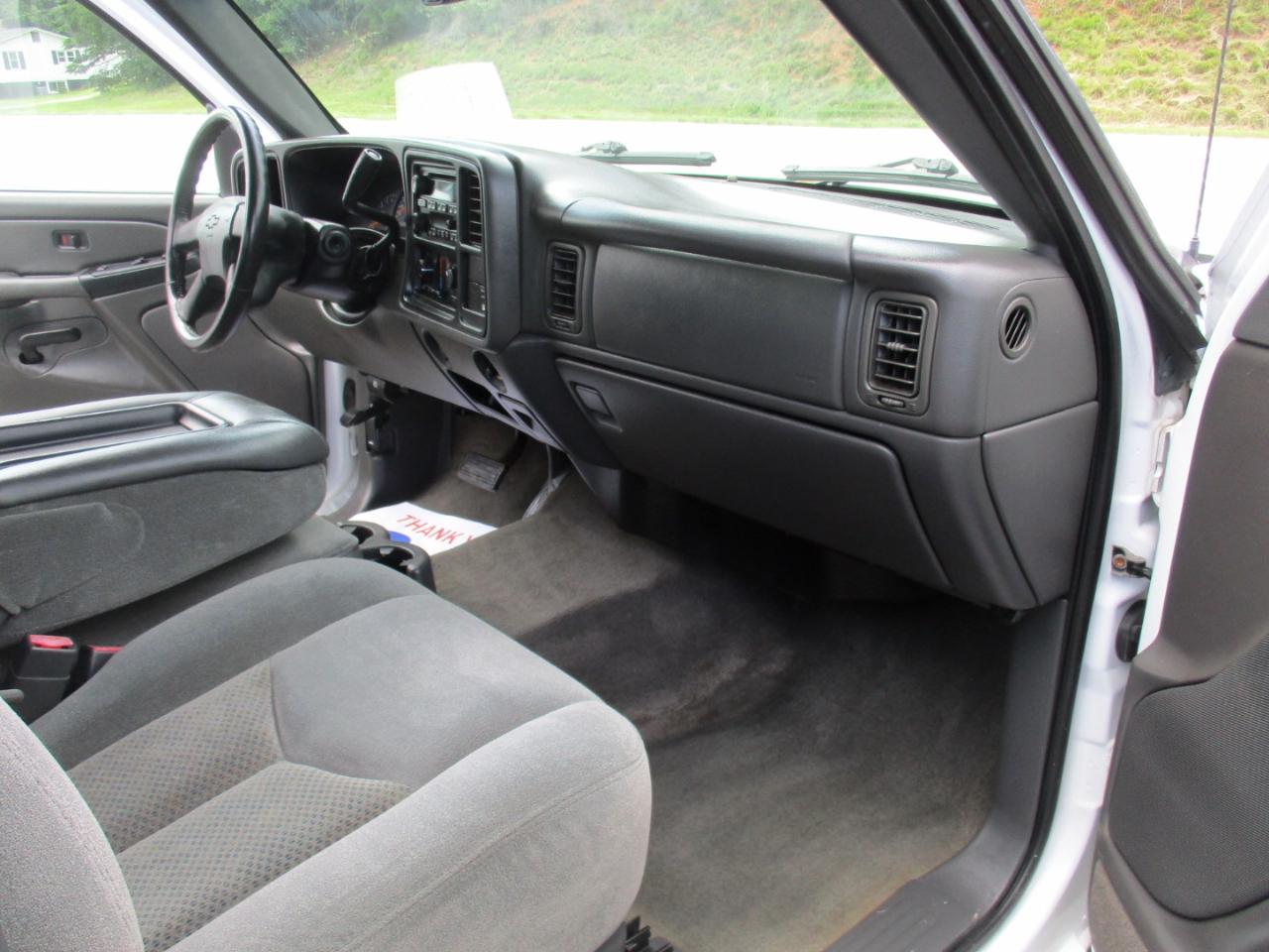 Chevrolet Silverado 1500 Ext. Cab Short Bed 2WD 2004