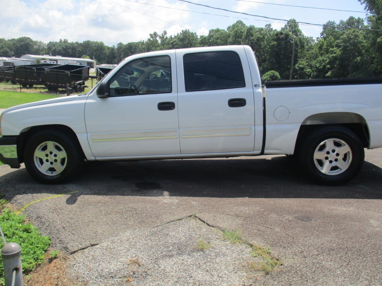 Chevrolet Silverado 1500 LS Crew Cab 2WD 2005