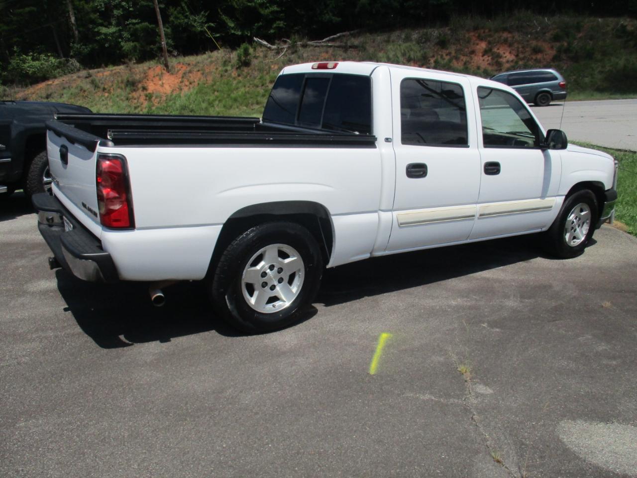 Chevrolet Silverado 1500 LS Crew Cab 2WD 2005