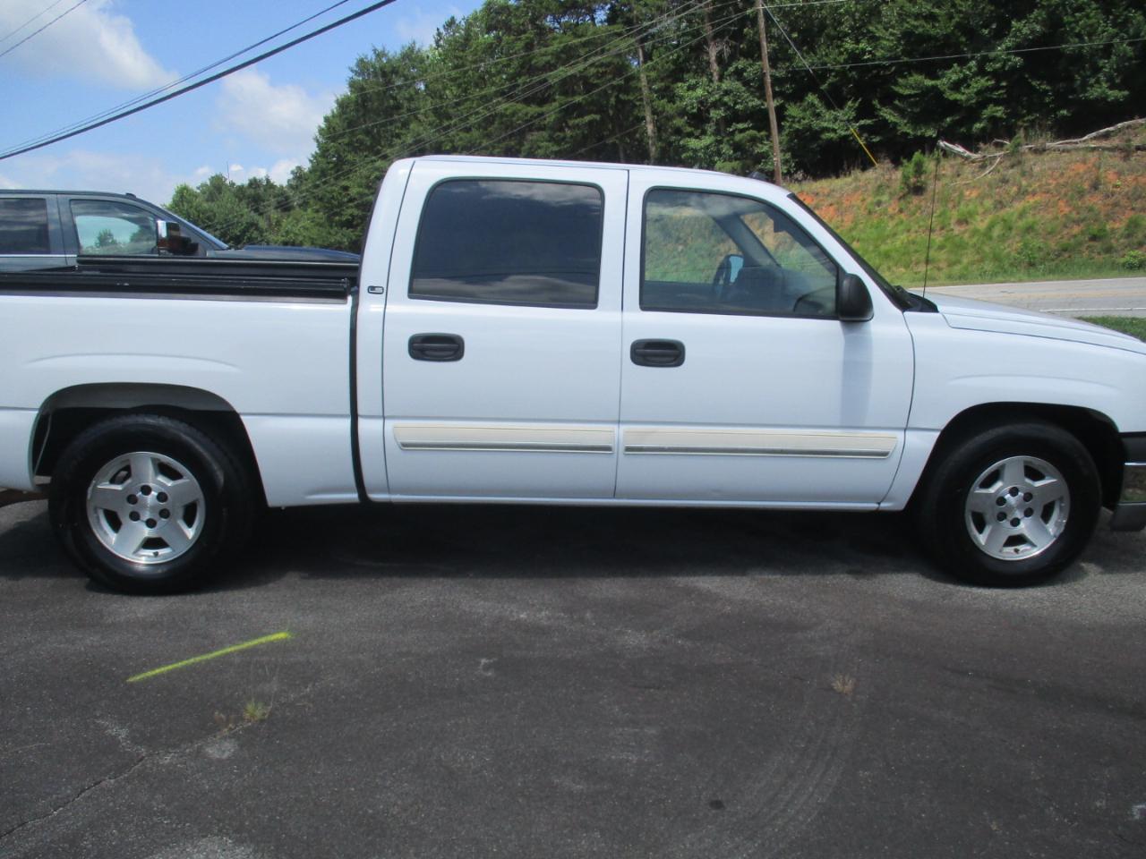Chevrolet Silverado 1500 LS Crew Cab 2WD 2005