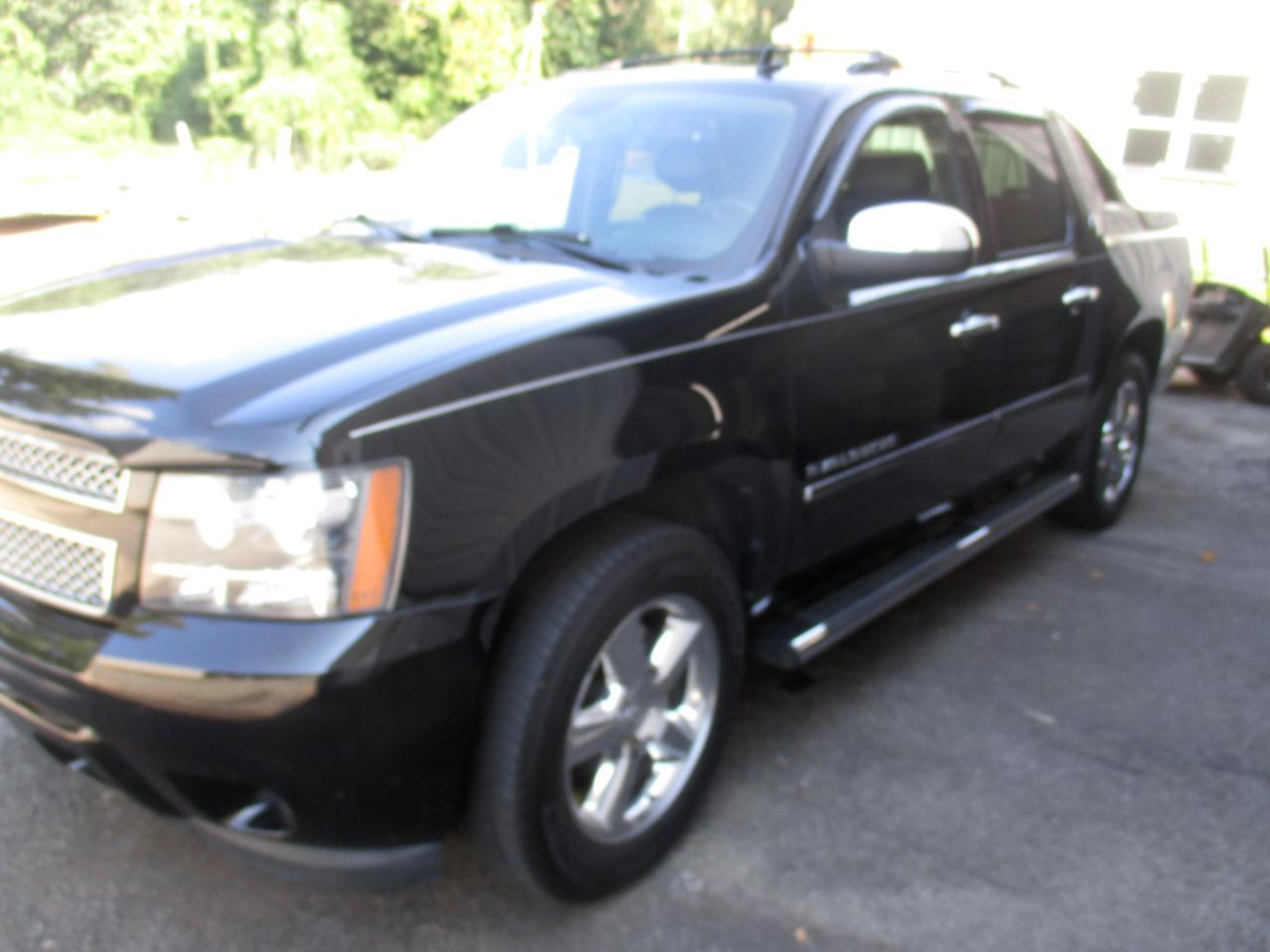 Chevrolet Avalanche LTZ 4WD 2013