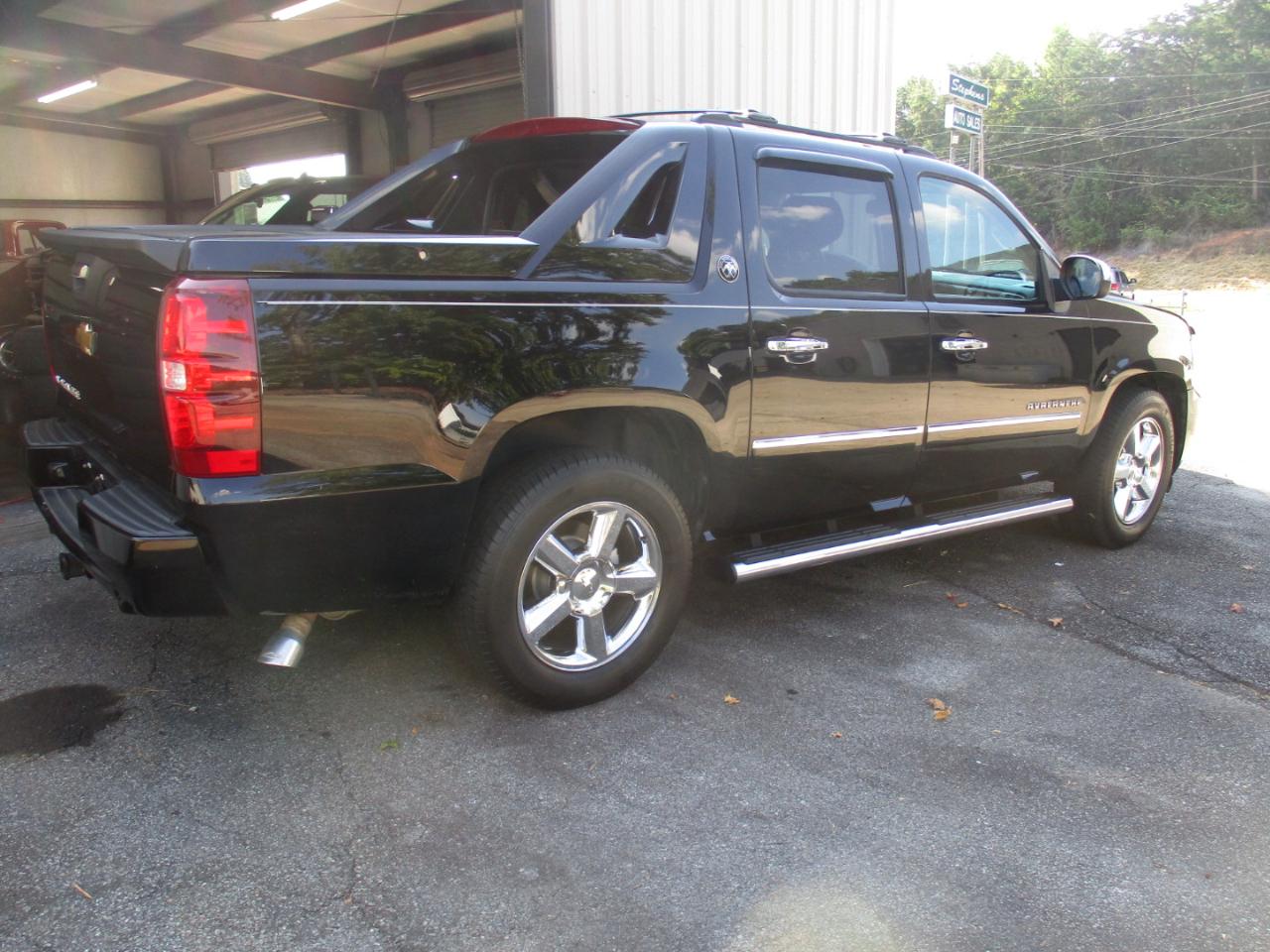 Chevrolet Avalanche LTZ 4WD 2013