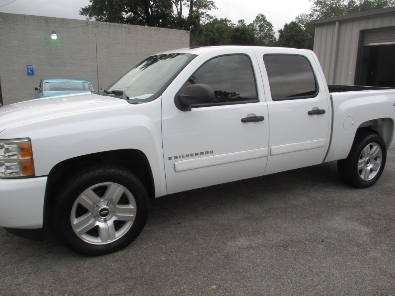 2008 Chevrolet Silverado 1500 LTZ Crew Cab 4WD