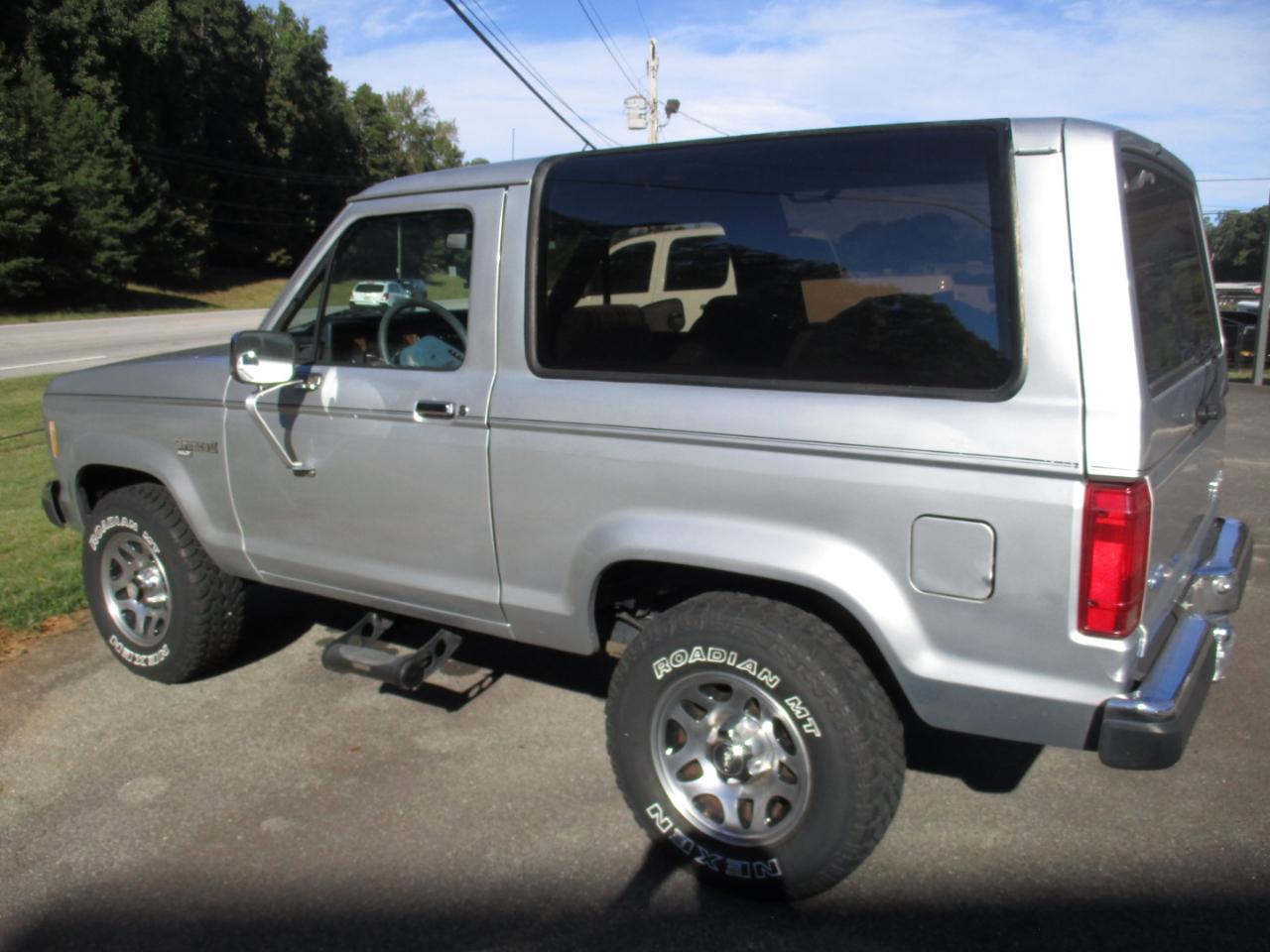 Ford Bronco 4WD  1988