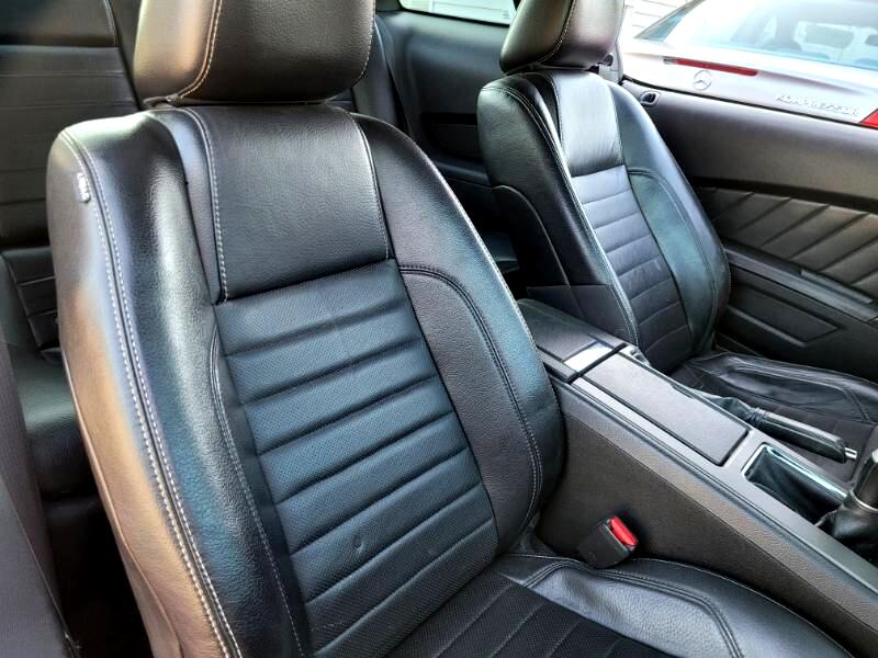 Ford Mustang  2010 Ford Mustang  2010