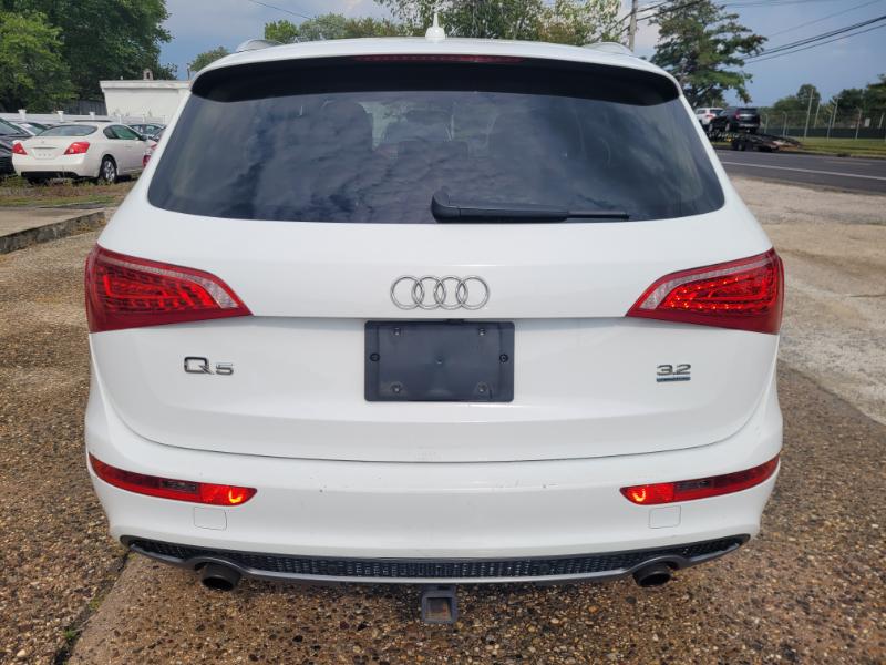 Audi Q5  2011 Audi Q5  2011