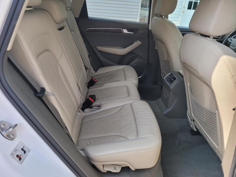 Audi Q5  2011 Audi Q5  2011