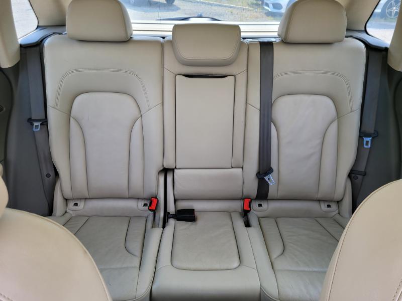 Audi Q5  2011 Audi Q5  2011